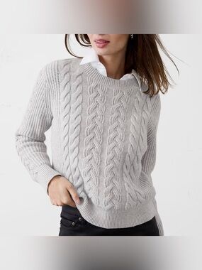 NWT Banana Republic Women’s 
Light Heather Gray Cable Crewneck Sweater